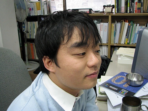 헤어스타일에 어울리는 시선처리까지!