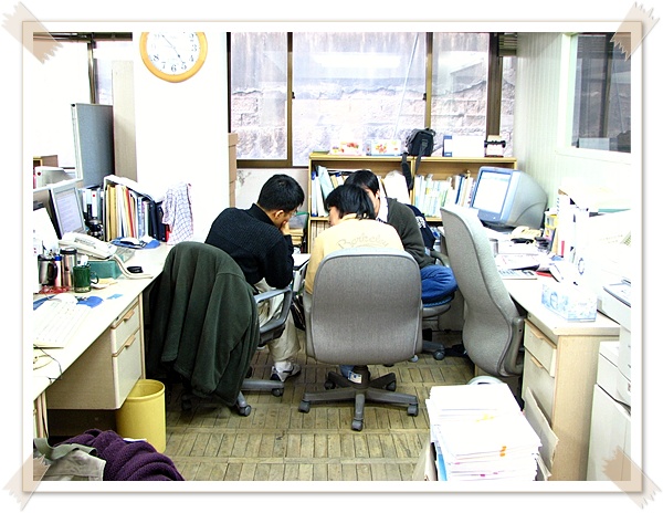 항상 셋이서 몰려다니는 예산감시국... 항상 셋이서 몰려다니는 예산감시국...
